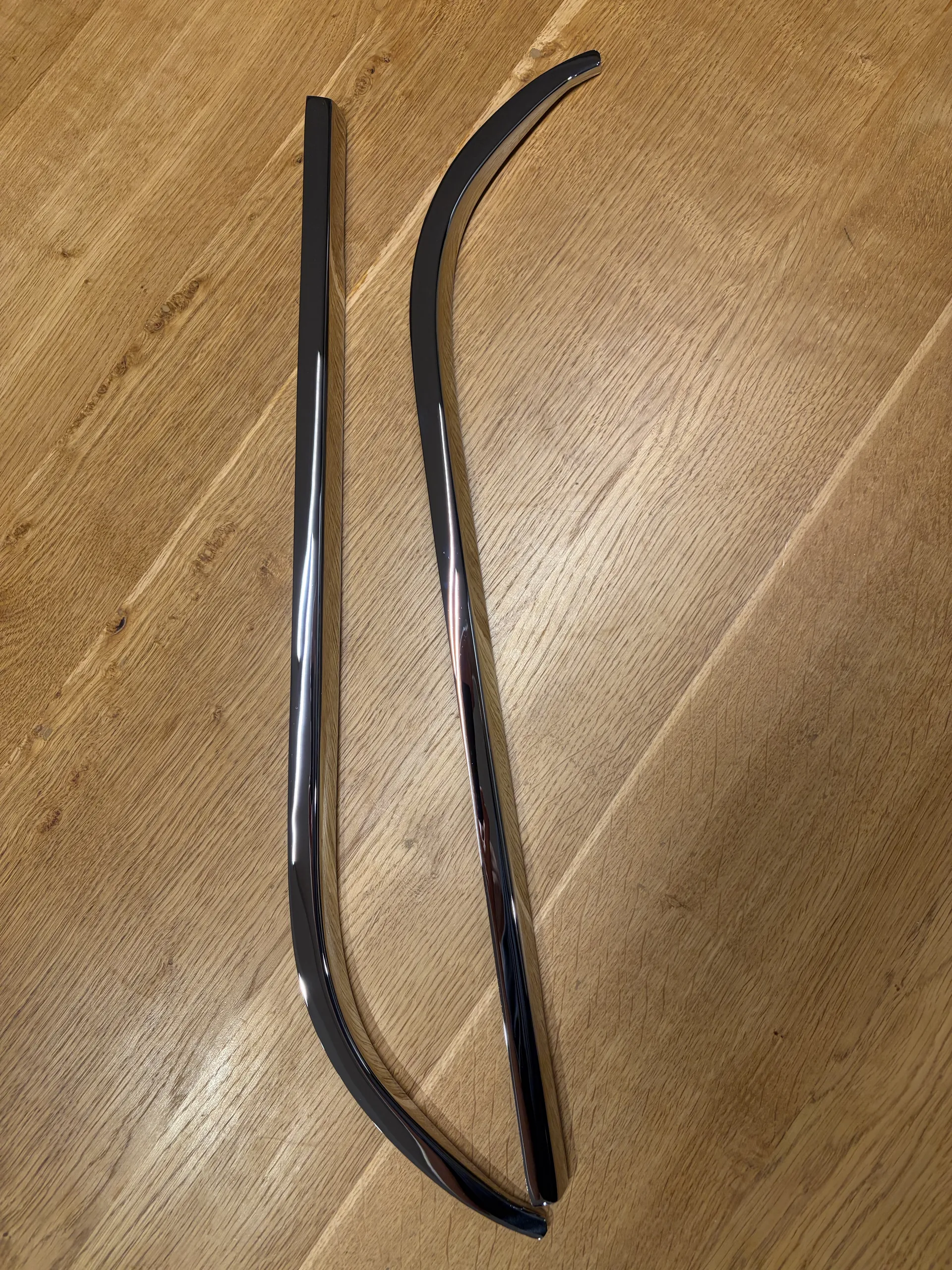 Restored BMW lower rear side-window trim — view 9