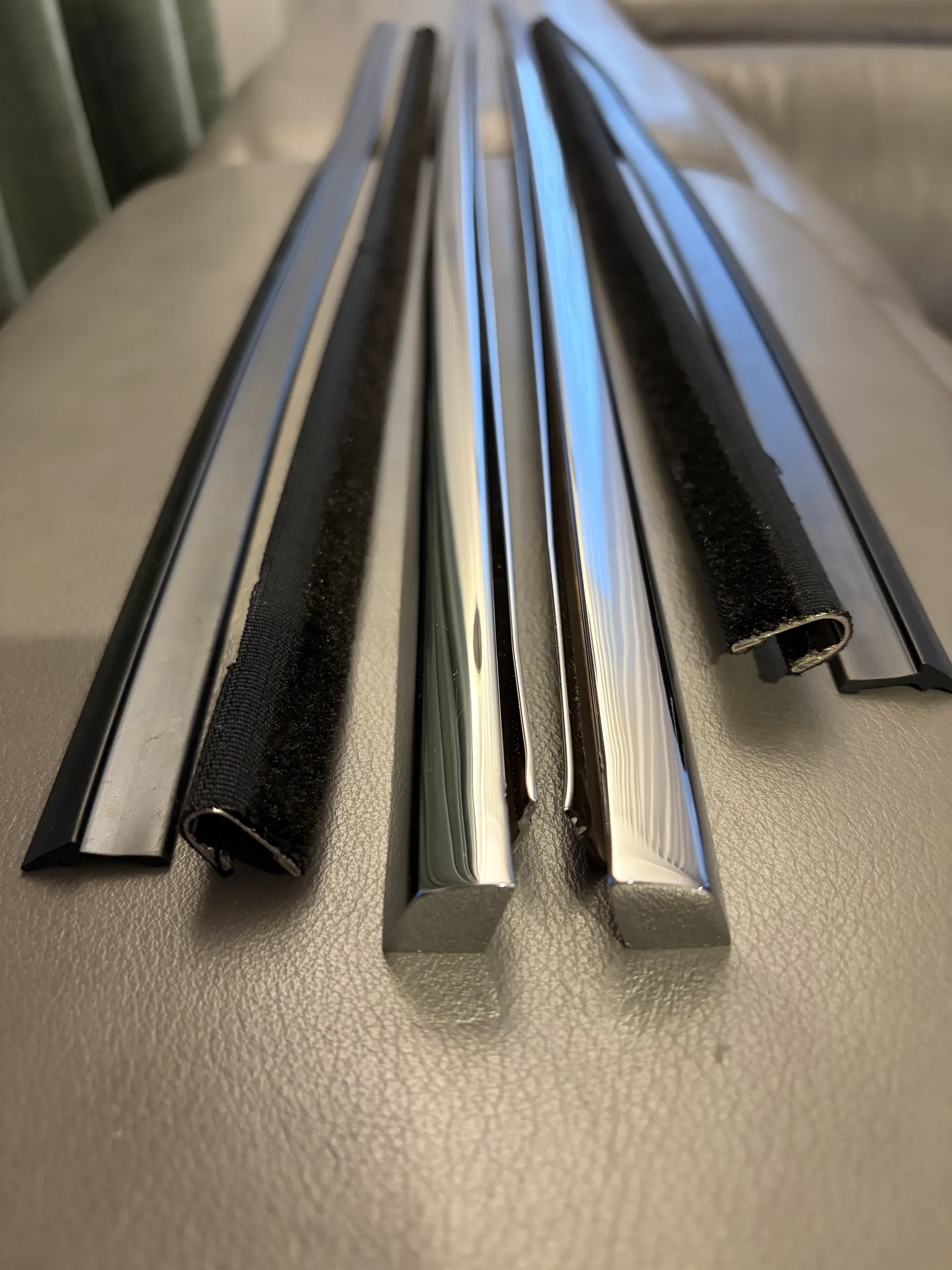 Restored BMW upper door trim — view 13