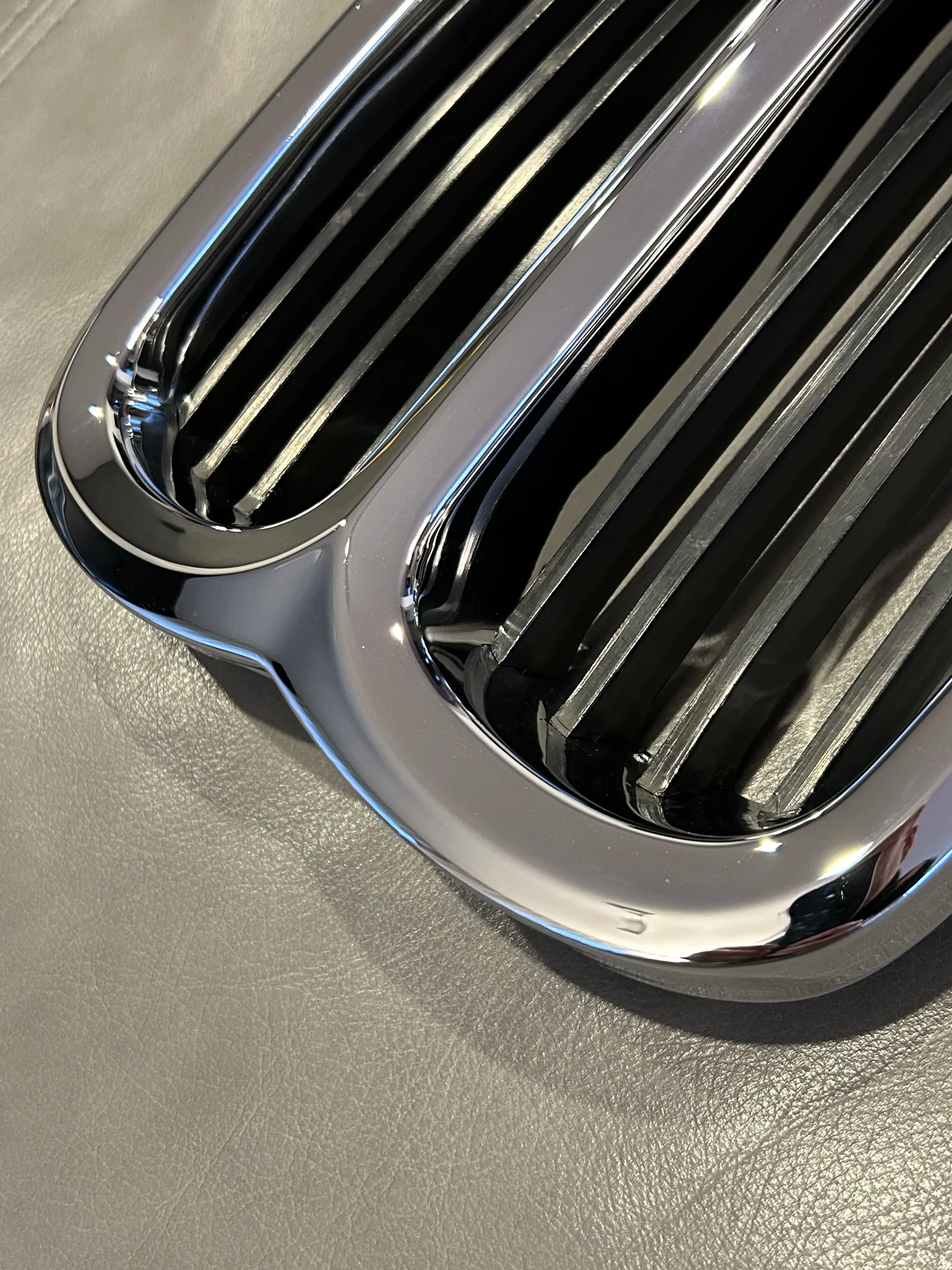 Restored BMW central kidney grille — view 4